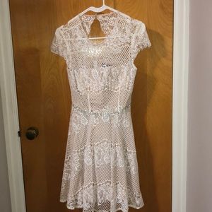 City triangles White Lace Dress
